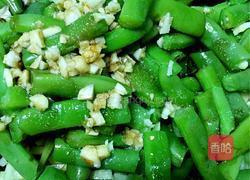 凉拌豆角黄瓜腐干的做法图解3