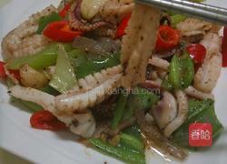 西芹尖椒炒鱿鱼的做法图解13