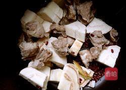 赤小豆粉葛鲫鱼汤的做法图解2