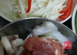 肉丝炒茭白的做法图解1