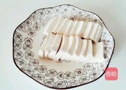 皮蛋拌豆腐的做法图解1