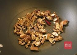 尖椒炒肥肠的做法图解4