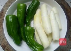青椒茭白肉丝的做法图解1