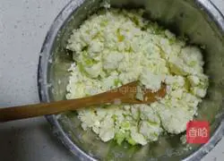 Illustration of how to make delicious chive pancakes 1