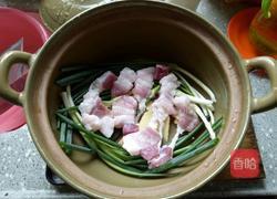 杂鱼煲的做法图解1