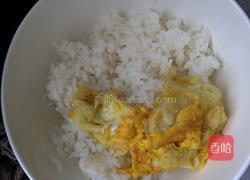 老干妈鸡蛋炒饭的做法图解3