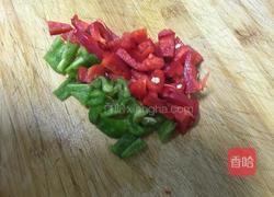 洋葱炒卤肠的做法图解2