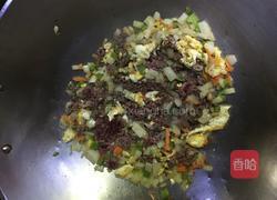 牛肉洋葱炒饭的做法图解1