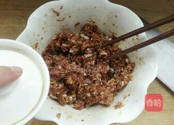 牛肉芹菜饺子的做法图解3