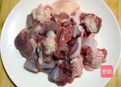 鸭子炆年糕的做法图解1