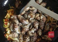 酱爆藕块花螺的做法图解5