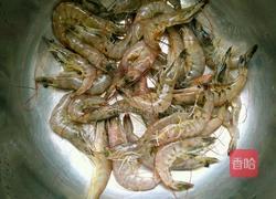 西兰花炒虾球的做法图解1