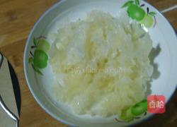 冰糖银耳雪梨汤的做法图解1