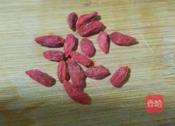 冰糖银耳雪梨汤的做法图解2