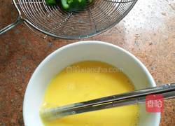 青椒煎鸡蛋的做法图解4