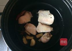 酸菜炖排骨的做法图解2