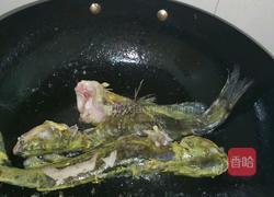 荷包蛋煮黄骨鱼的做法图解5