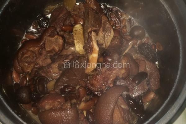 干锅荷兰豆猪蹄煲