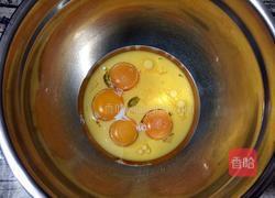 椰蓉蛋糕卷的做法图解3