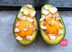 芝士牛油果烤鸡蛋的做法图解4