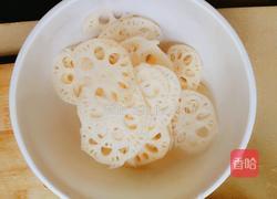蒜香藕片的做法图解1