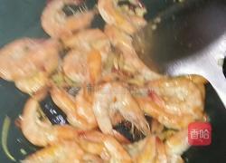 剁椒炒大虾的做法图解5