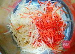 胡萝卜土豆丝饼的做法图解1