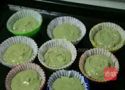 Illustration of how to make matcha cake 3