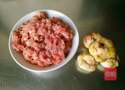 百合蒸肉丸的做法图解1