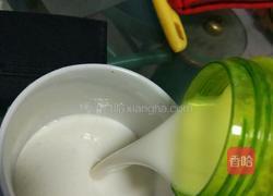 香蕉奶昔的做法图解3
