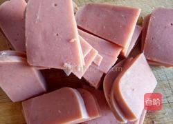 火腿炒青椒的做法图解2