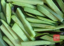 双椒茄条的做法图解2