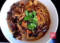 五花肉炖粉条蘑菇的做法图解10