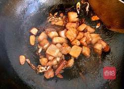 五花肉炖粉条蘑菇的做法图解5