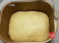 Butter Flower Bread Recipe Illustration 3