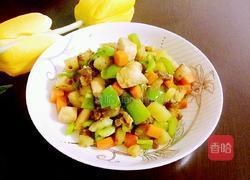 五彩果蔬鸡脯丁的做法图解7