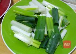 腊肠炒大葱的做法图解3