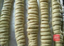 椰蓉毛毛虫面包的做法图解12