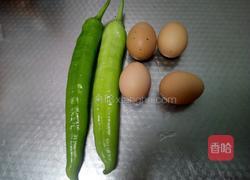 青椒爆蛋的做法图解1