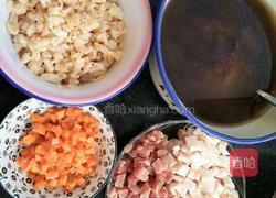 自制香菇海鲜肉酱的做法图解2