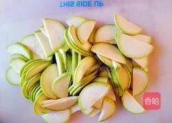 西葫芦炒肉的做法图解2