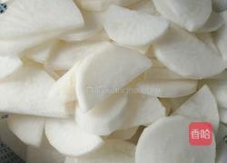 腊鸭焖萝卜的做法图解2