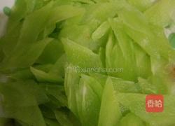 莴笋炒肉的做法图解1