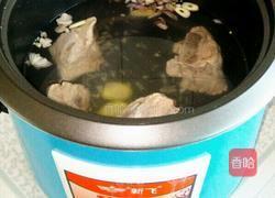 白萝卜猪骨汤的做法图解5