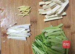 芹菜炒豆干的做法图解2