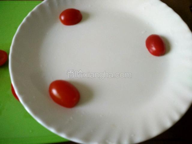 把鱼的各部位摆好。