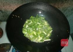 蒜苗炒菌菇的做法图解8