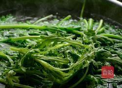 鲍汁茼蒿培根卷的做法图解2