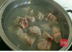 排骨炖粉条的做法图解3