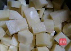 火腿洋芋焖饭的做法图解2